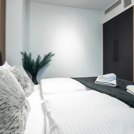 Aparts4u - Kras Apartament B109 Z Prywatna Sauna, Jacuzzi I Widokiem Na Gory 公寓 斯克拉斯卡波伦巴